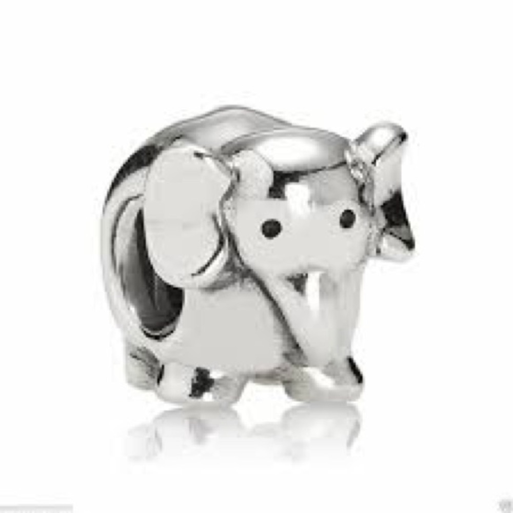 Pandora retired elephant charm